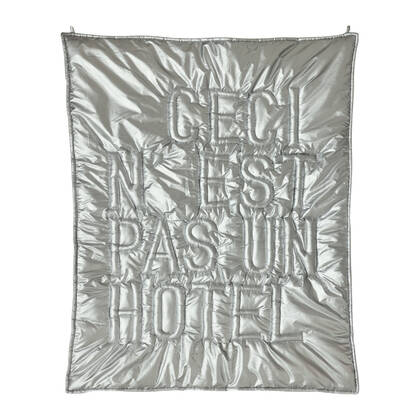 HKliving Wandkleed &apos;Ceci n&apos;est pas un hôtel - Zilver