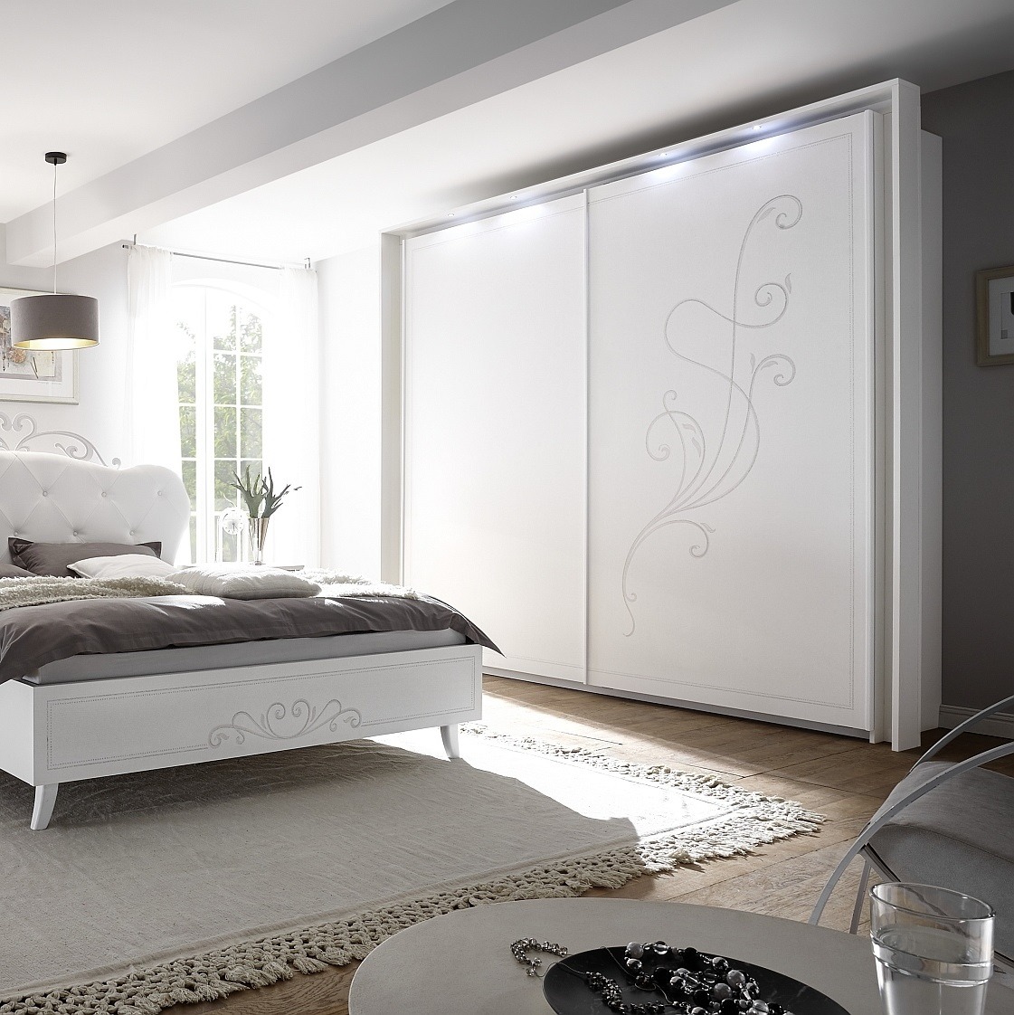 Kledingkast Nivea 243 cm breed in mat wit